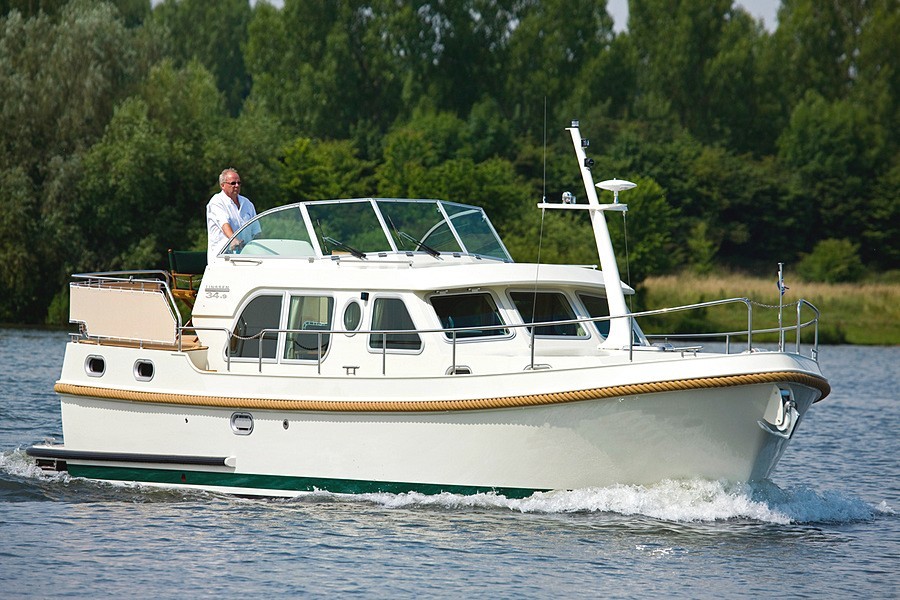 Bateau Cruiser Premium Steel 4-6 Pers